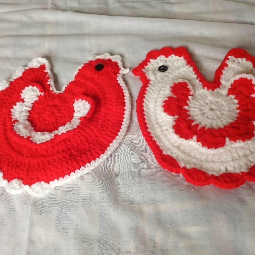 Handmade Crochet Lot of 2 Chickens White and Red Kitchen 6"×8.5" Dollies